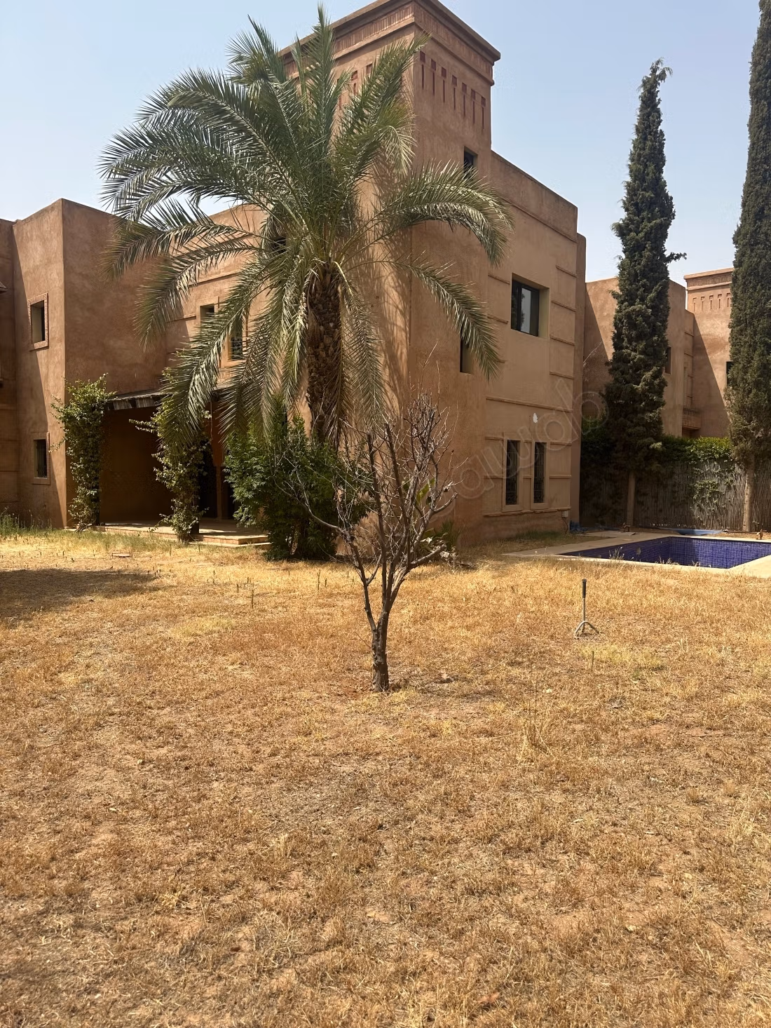 Dans magnifique résidence gardée avec piscine, superbe villa de style Riad, beaucoup de charme