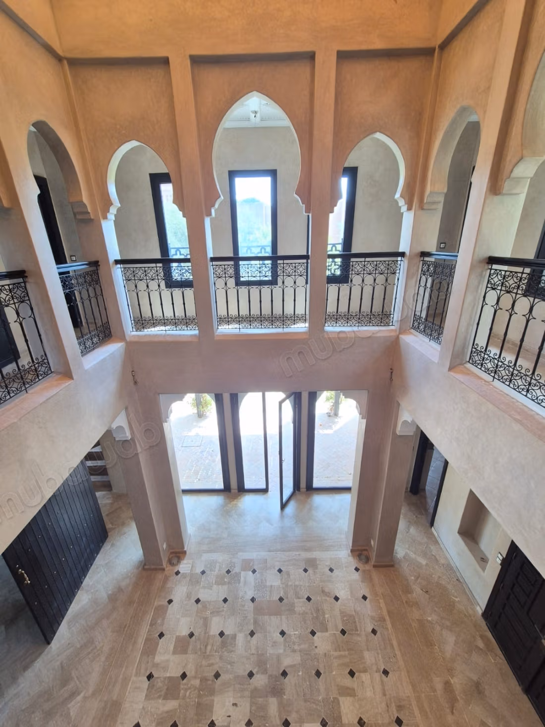 Dans magnifique résidence gardée avec piscine, superbe villa de style Riad, beaucoup de charme