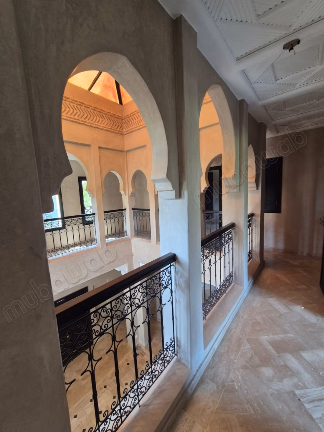 Dans magnifique résidence gardée avec piscine, superbe villa de style Riad, beaucoup de charme