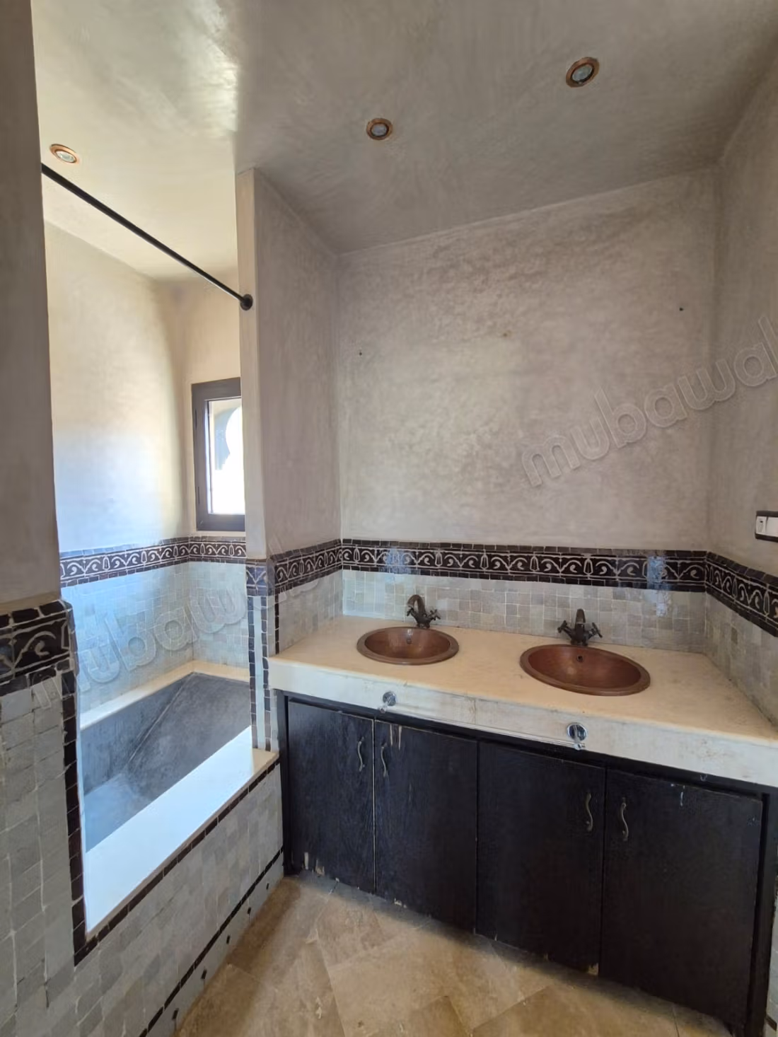 Dans magnifique résidence gardée avec piscine, superbe villa de style Riad, beaucoup de charme