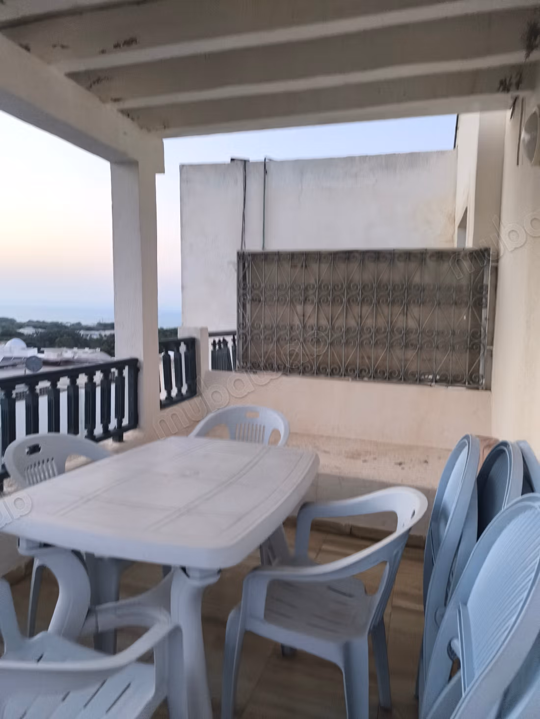 Très bel appartement en location à Gammarth Supérieur. Surface totale 150 m². Bien meublé