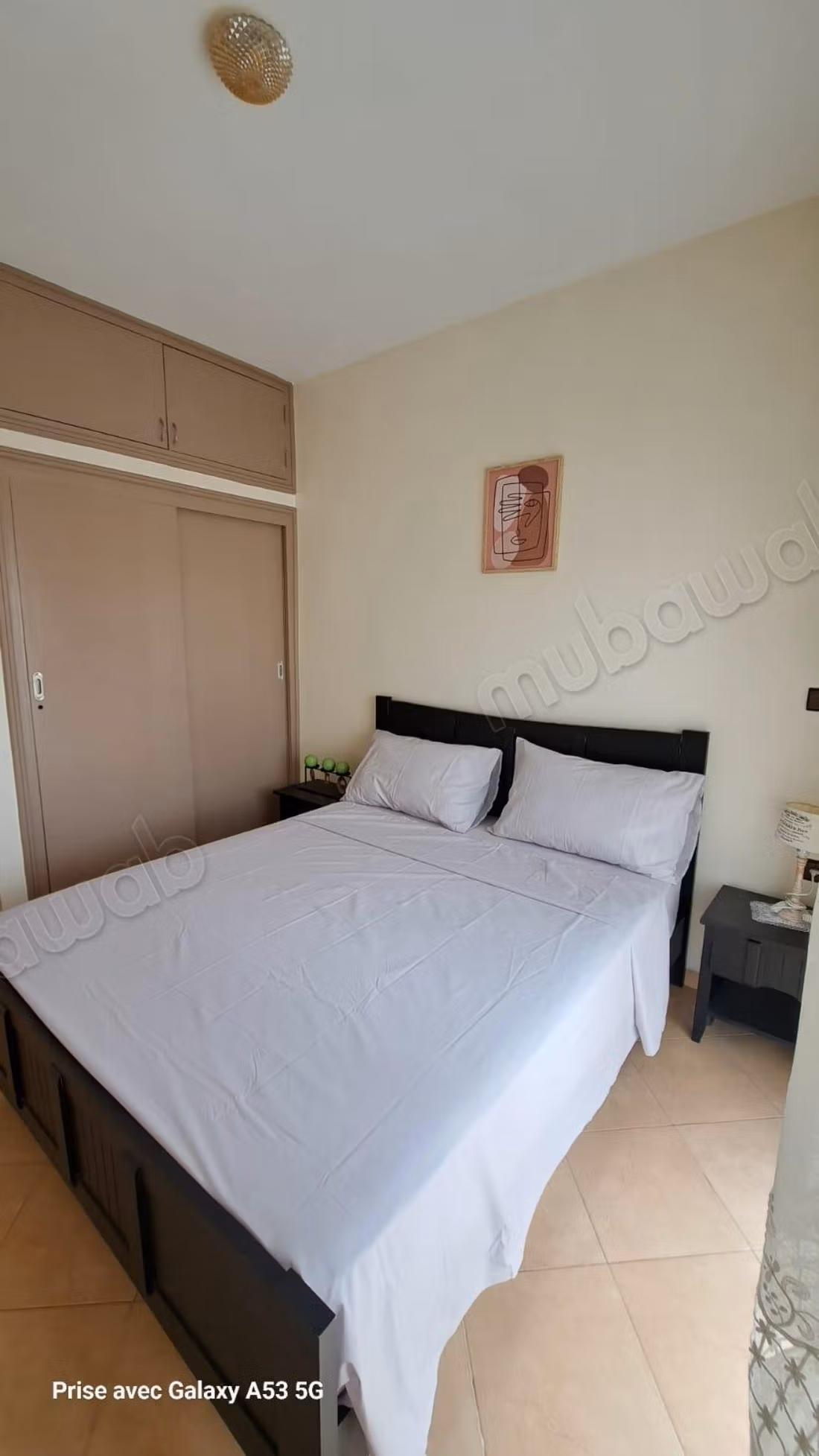 Gedeeltelijk gemeubileerd appartement nabij het busstation