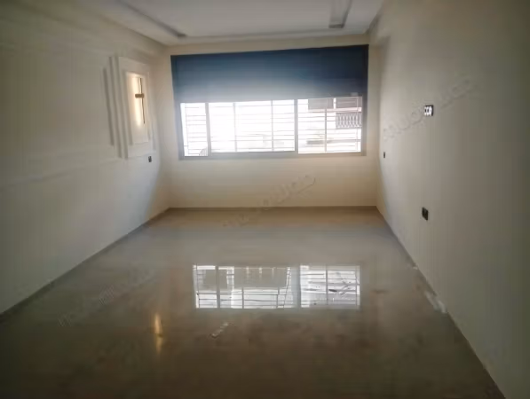 Appartement à louer en Hassan Centre Ville. 
4 pièces. 
Avec ascenseur