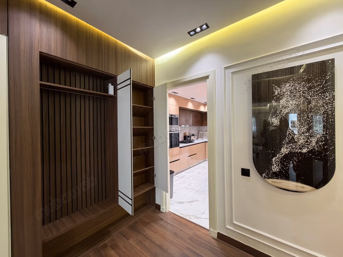 Apartment for rent in Triangle d'Or. 
2 large rooms