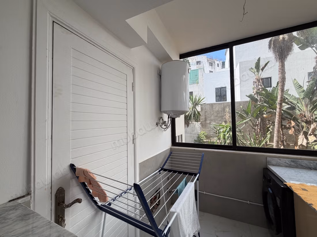 Apartment for rent in Triangle d'Or. 
2 large rooms