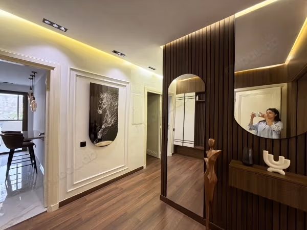 Apartment for rent in Triangle d'Or. 
2 large rooms