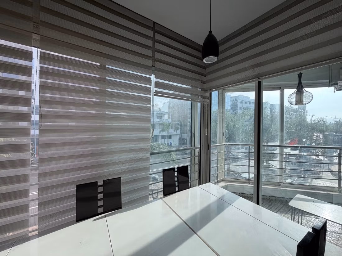 Find an apartment to buy in Racine. Small area 260 m² — 6