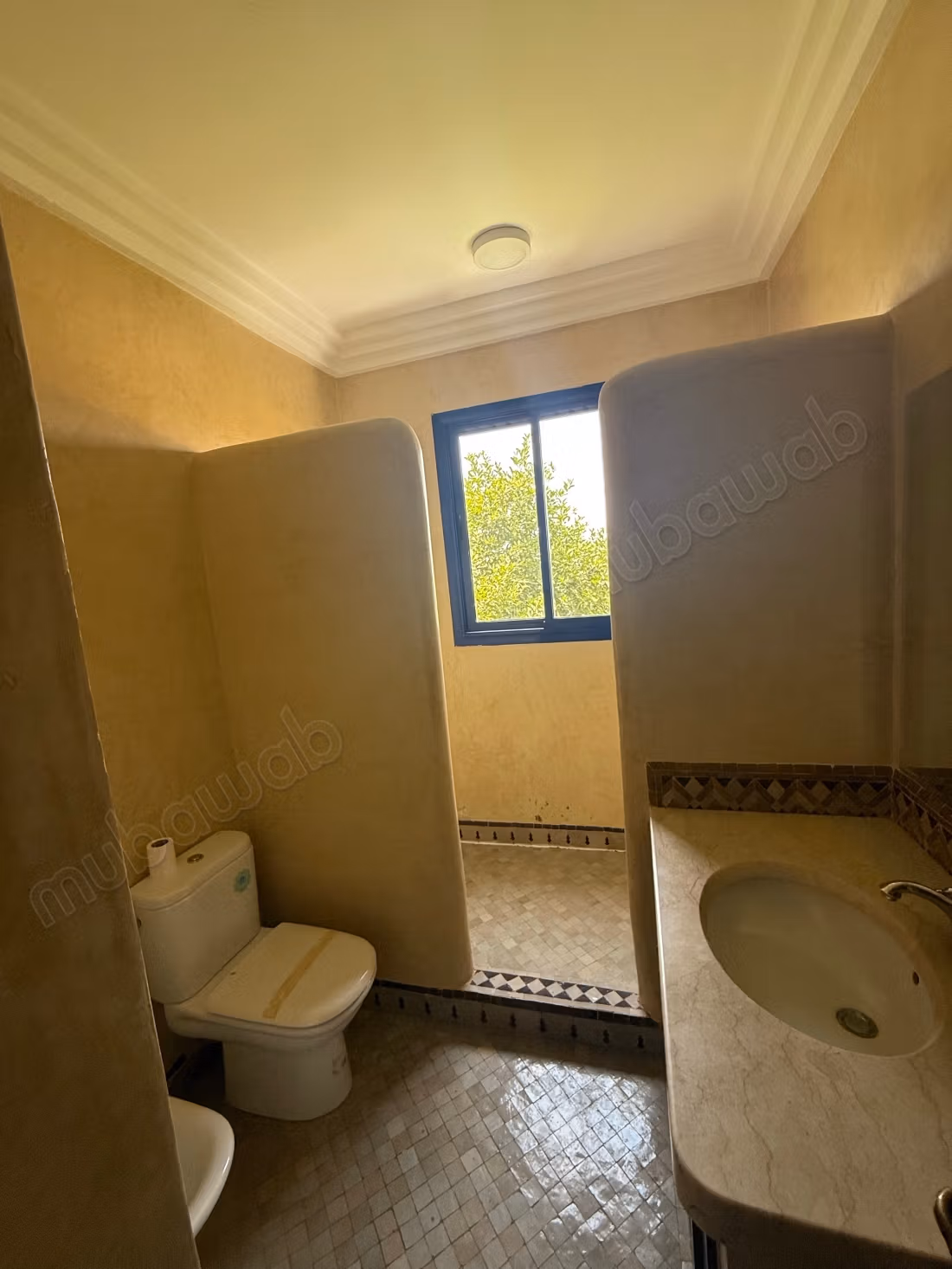 Opportunity to sell a luxury villa on Route Casablanca. 7 large rooms. Concierge service available, air conditioning system