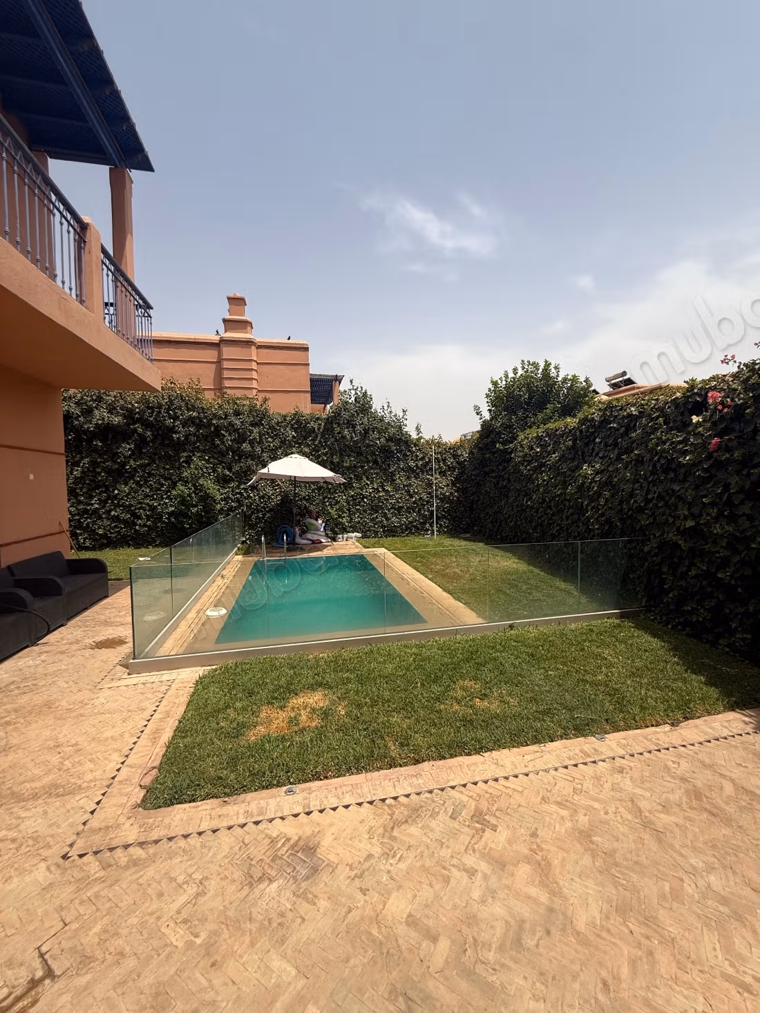 Opportunity to sell a luxury villa on Route Casablanca. 7 large rooms. Concierge service available, air conditioning system