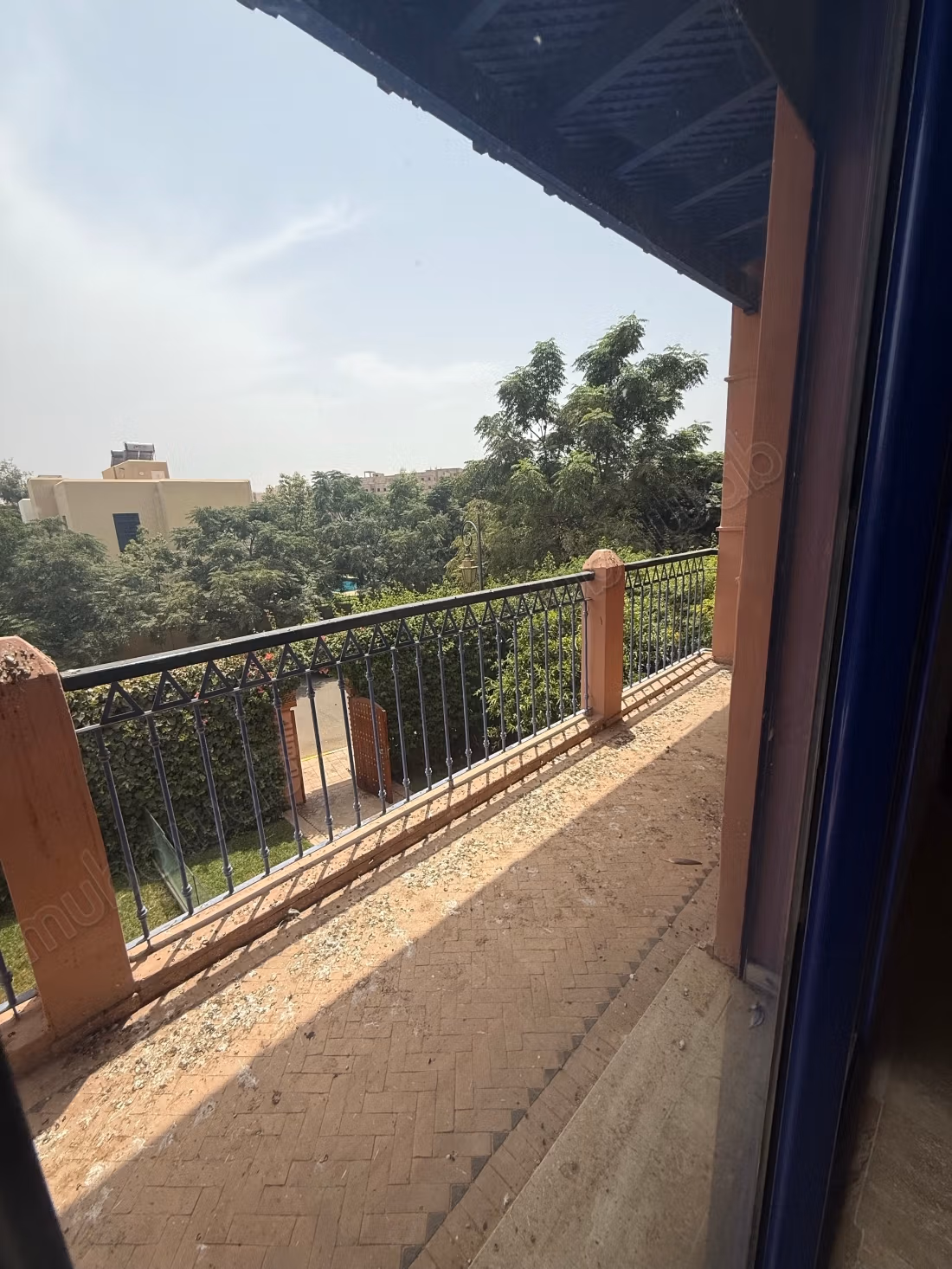 Opportunity to sell a luxury villa on Route Casablanca. 7 large rooms. Concierge service available, air conditioning system