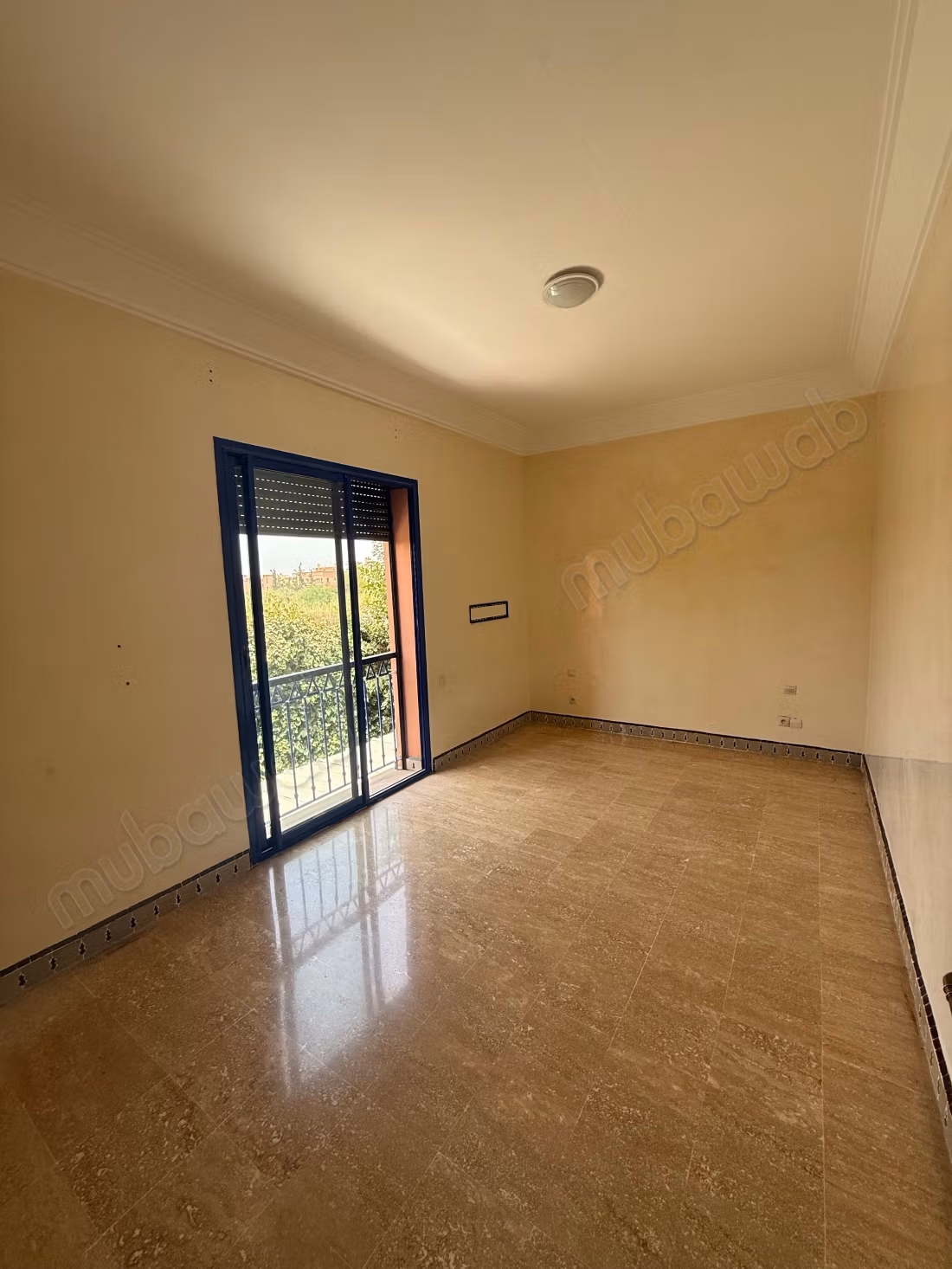 Opportunity to sell a luxury villa on Route Casablanca. 7 large rooms. Concierge service available, air conditioning system