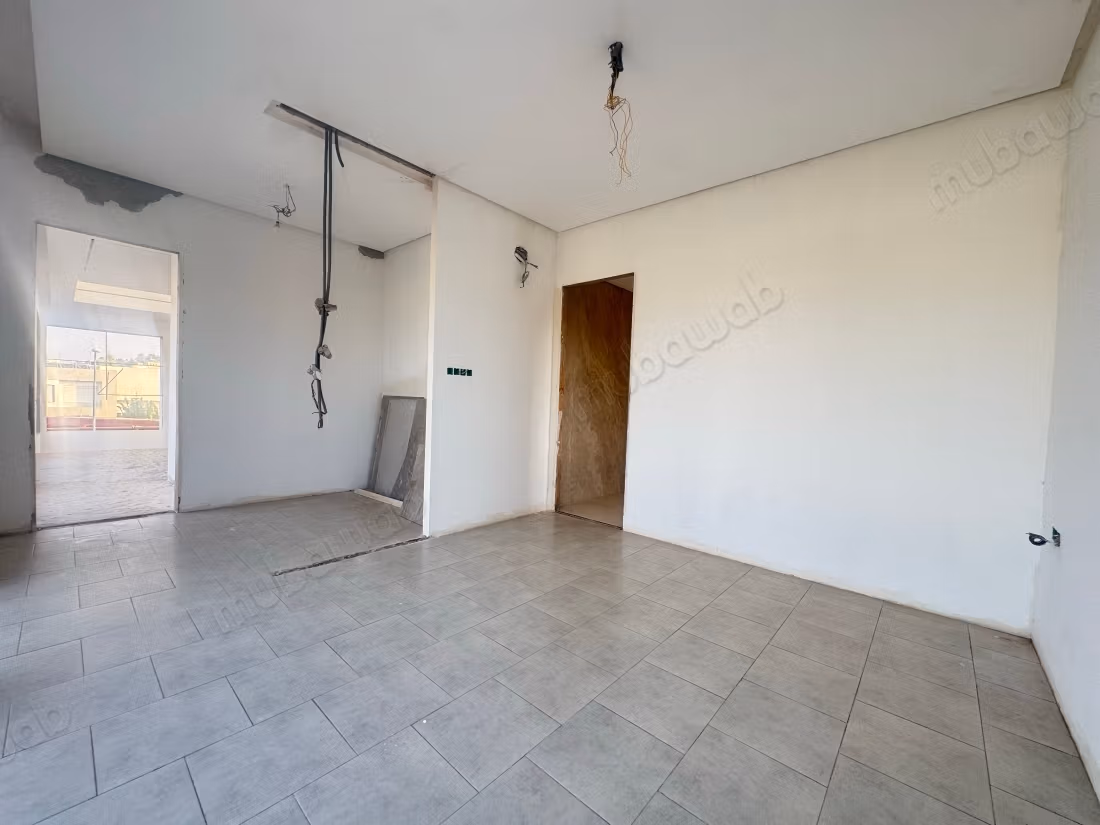 Villa semi terminada en venta California