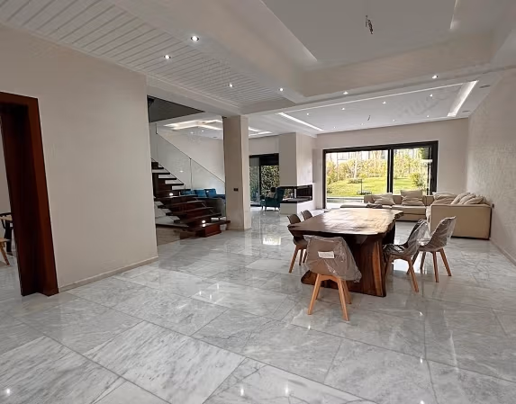 Superbe villa de quatre chambres a Argan