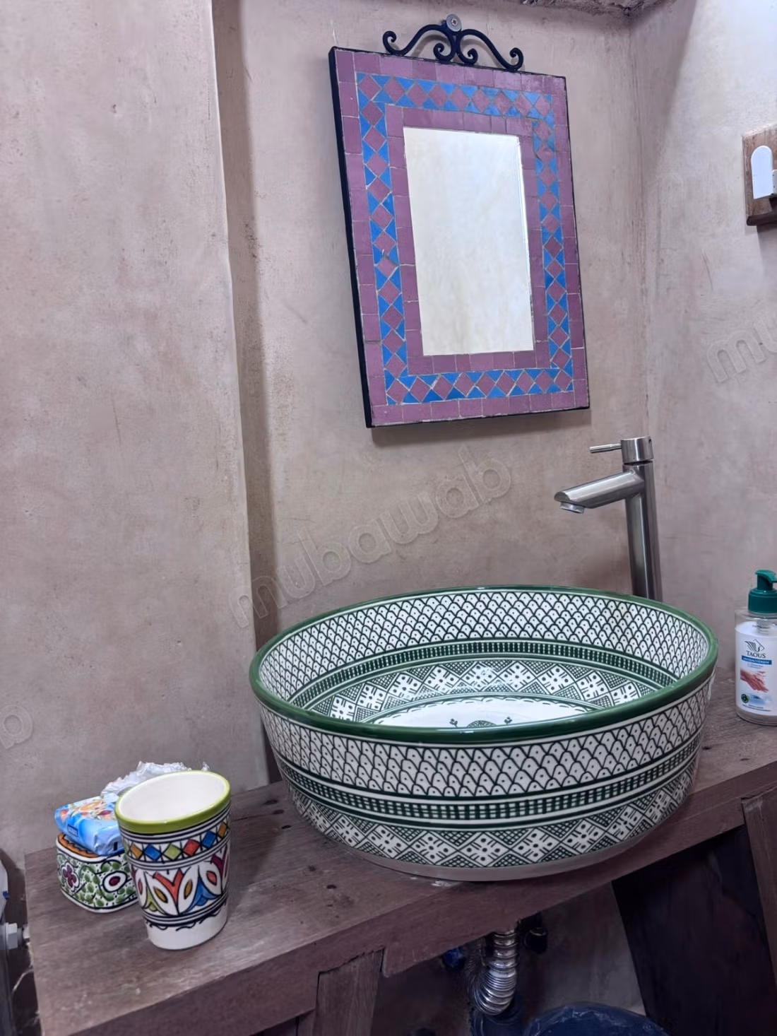 Riad à vendre à Nouvelle Ville. 1 Pièce. Porte blindée, salon marocain