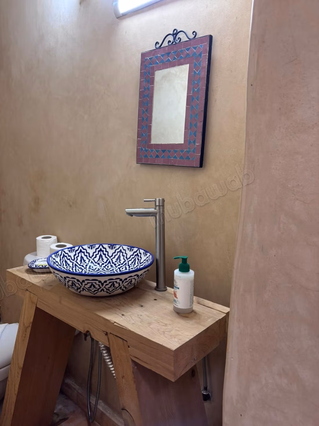 Riad à vendre à Nouvelle Ville. 1 Pièce. Porte blindée, salon marocain