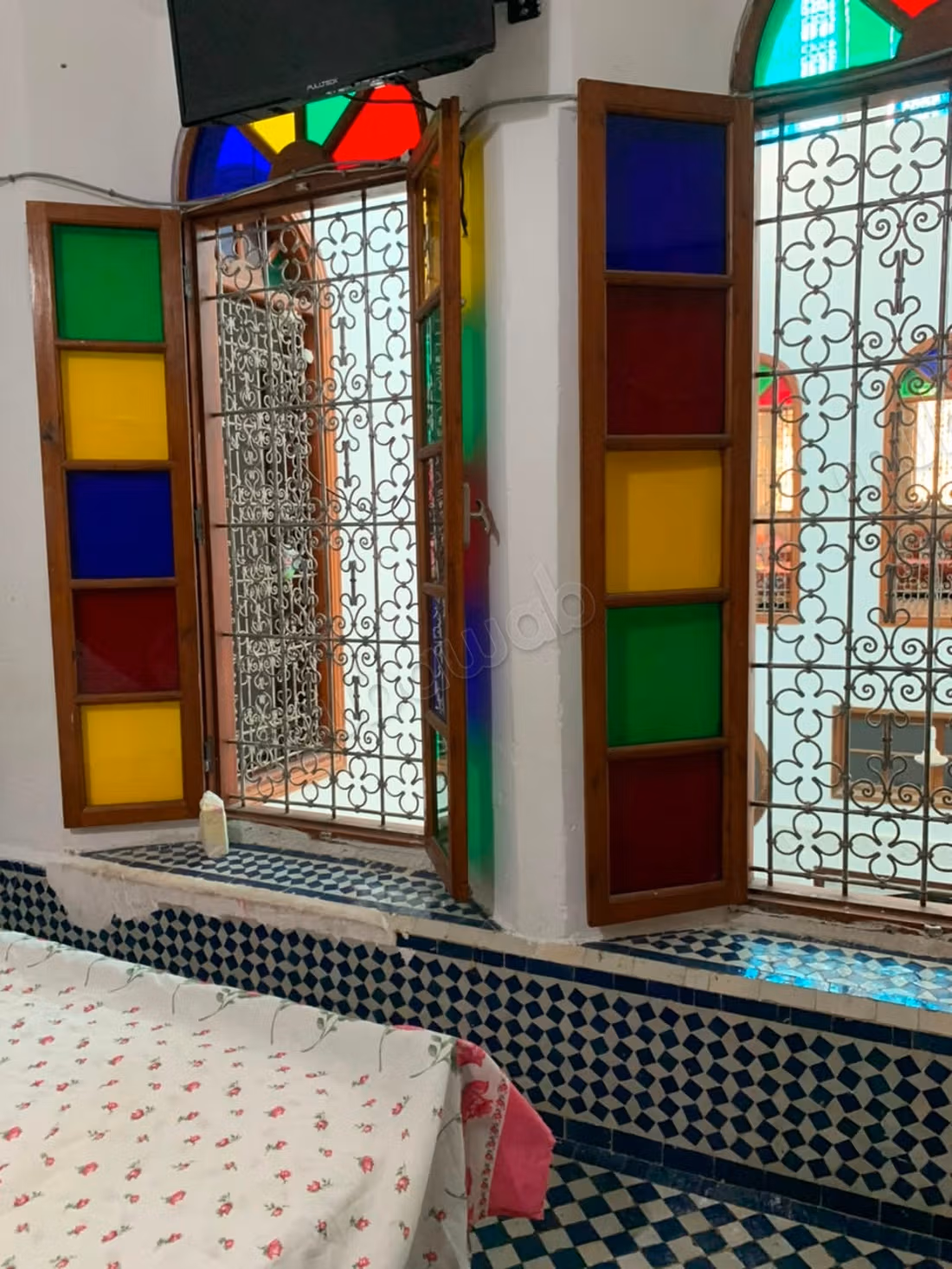Venta de un superb riad en Ain Kadous. 1 habitación. Vista a las montañas y puerta reforzada