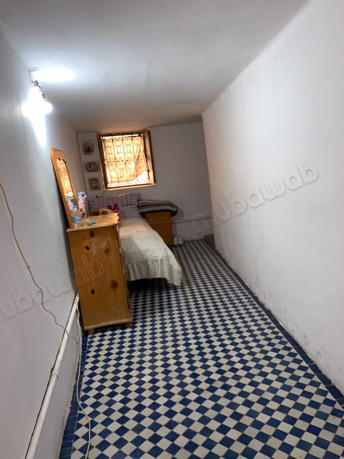 Venta de un superb riad en Ain Kadous. 1 habitación. Vista a las montañas y puerta reforzada