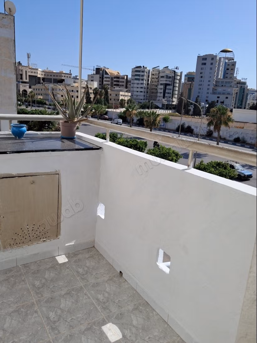 A Vendre _ Appartement S2 rénové à Cité Zitouna