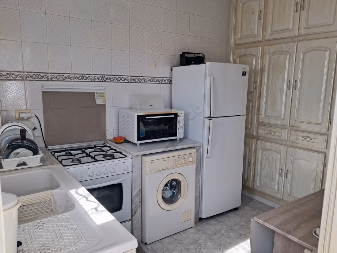 A Vendre _ Appartement S2 rénové à Cité Zitouna
