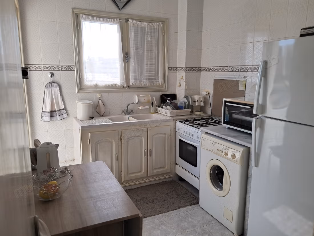 A Vendre _ Appartement S2 rénové à Cité Zitouna