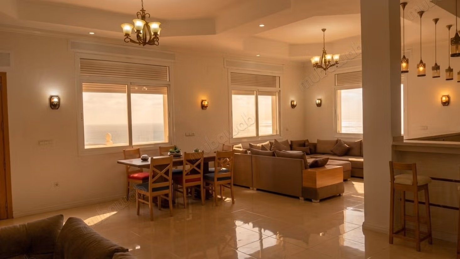 Splendide villa à vendre à Fnideq. 
6 chambres agréables. 
Meublé