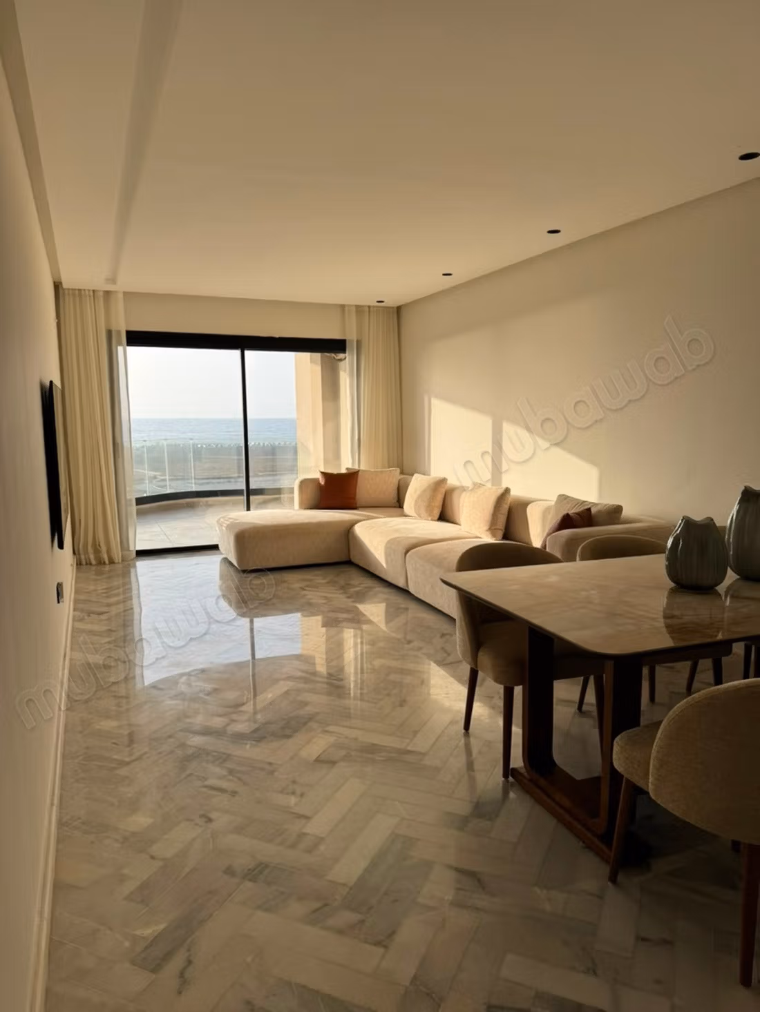 Appartement avec terrass – À louer en longue durée