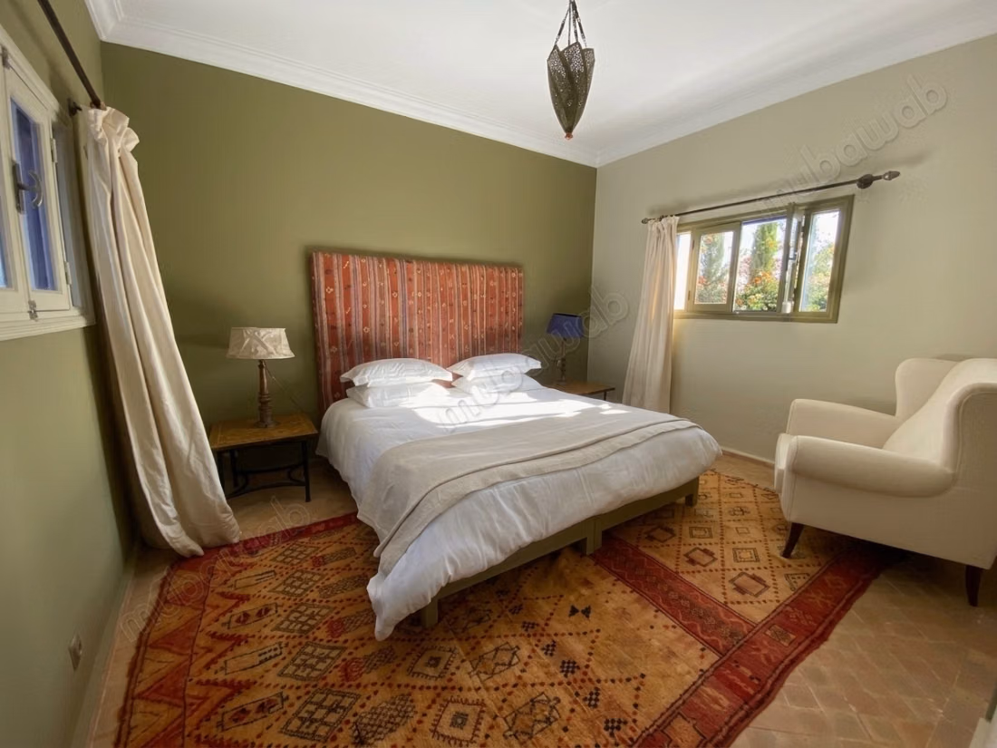Magnificent villa with 6 bedrooms, featuring 2 swimming pools