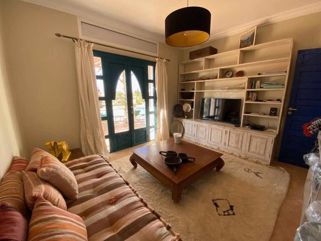 Magnificent villa with 6 bedrooms, featuring 2 swimming pools