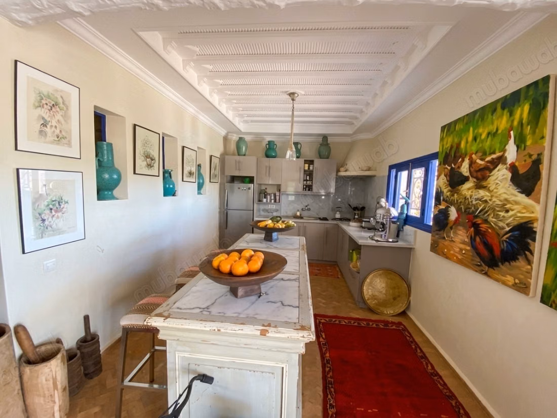 Magnificent villa with 6 bedrooms, featuring 2 swimming pools
