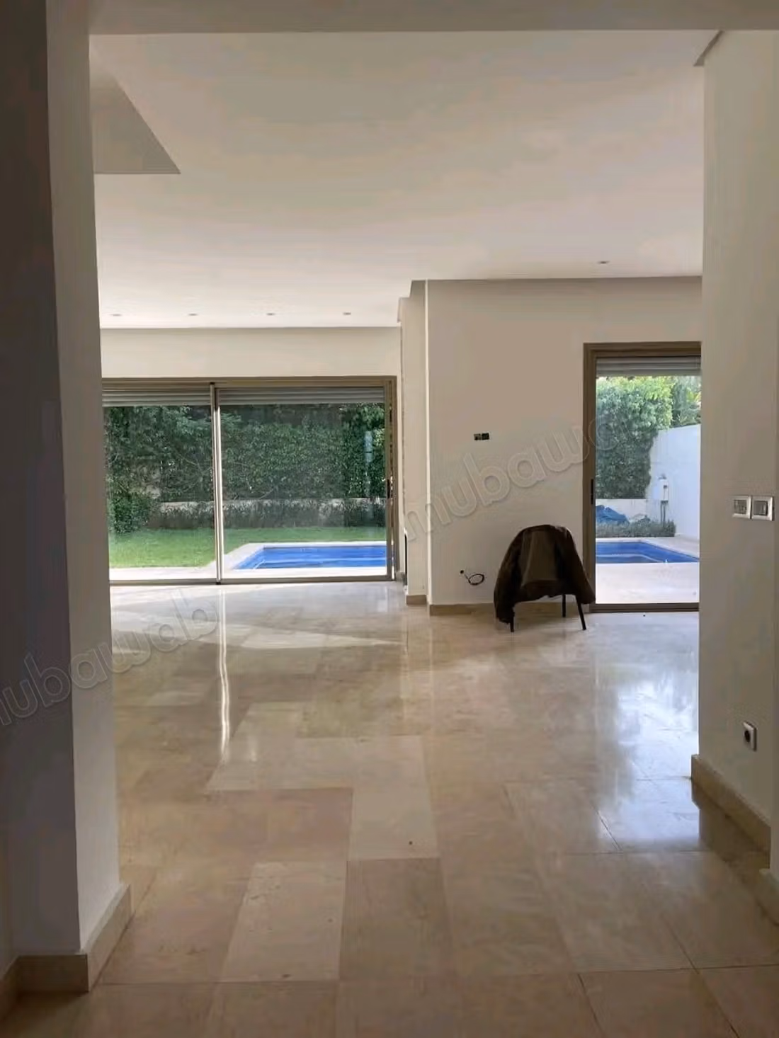 Villa d'Exception à Louer vide