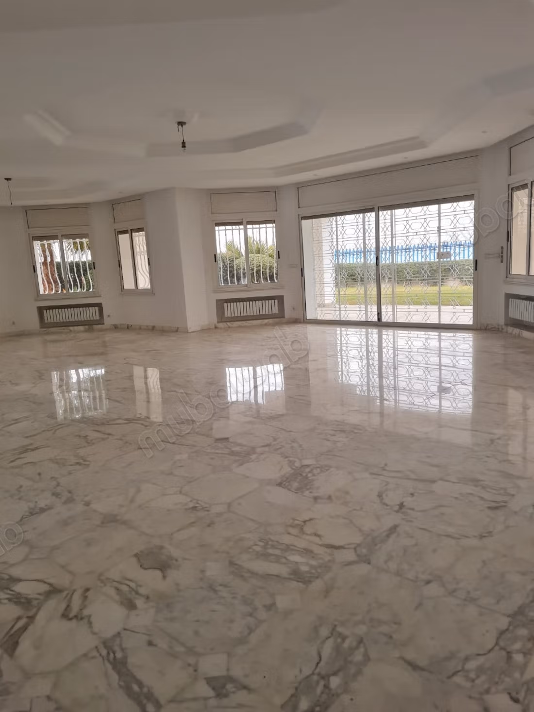Luxury villa location in La Marsa City. 6 bedrooms. All comforts with pool and fireplace