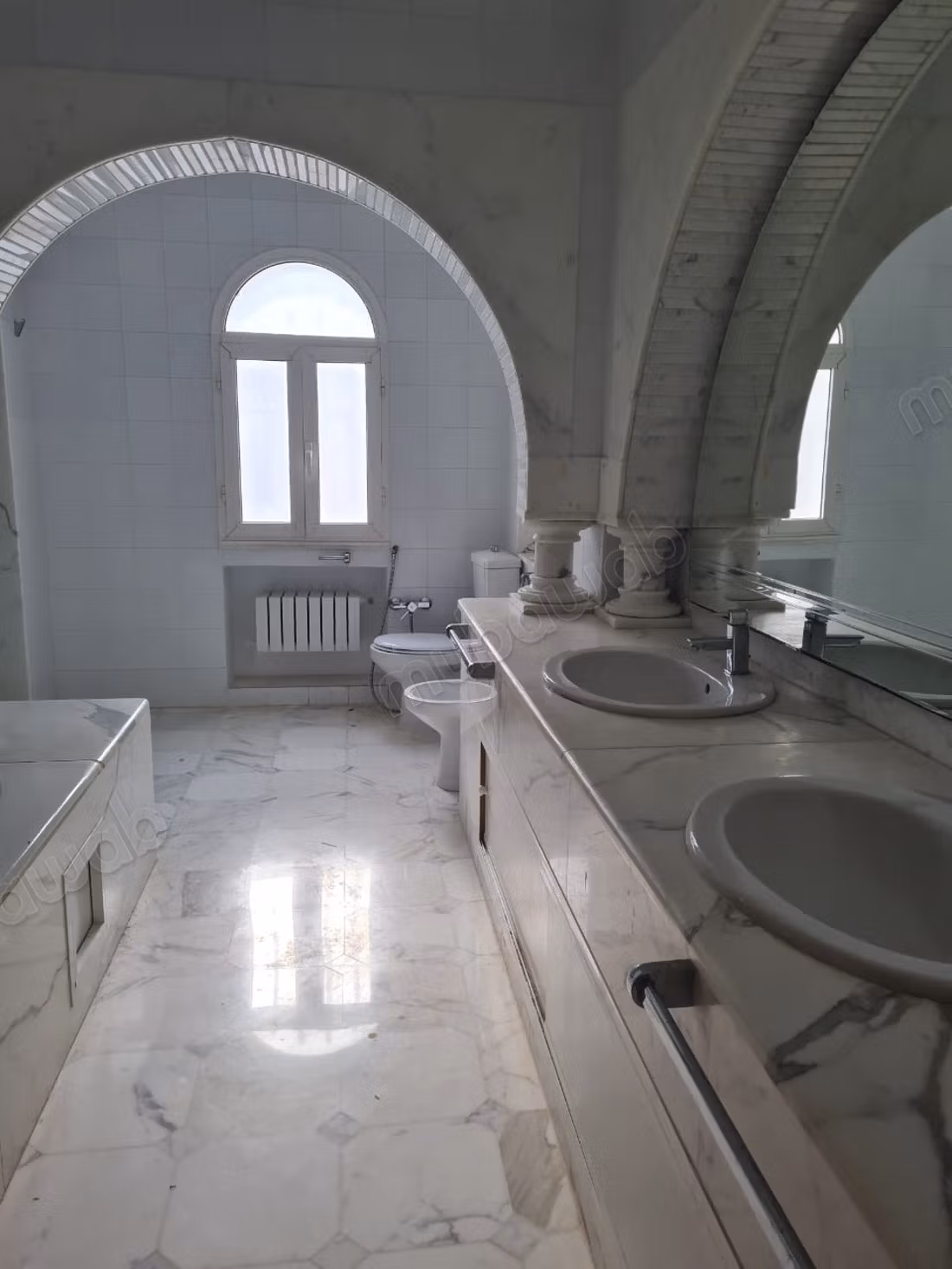 Luxury villa location in La Marsa City. 6 bedrooms. All comforts with pool and fireplace