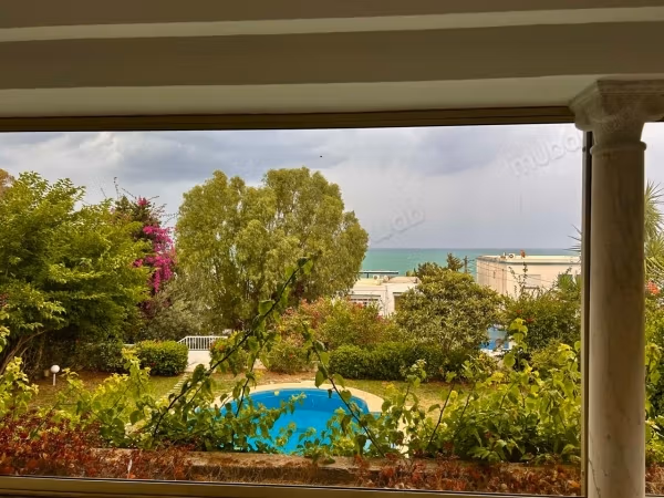 Villa di lusso in affitto a La Marsa. Superficie 700 m². Aria condizionata e camino.