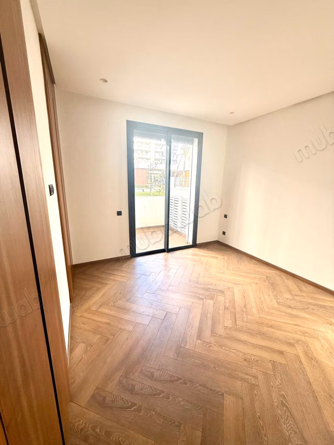 Very nice apartment for rent in Casablanca Finance City. 2 rooms. Double glazed windows and central heating