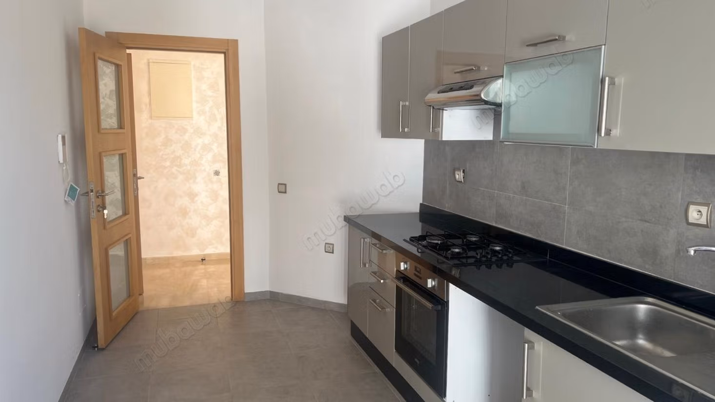 Very nice apartment for rent in Agdal. Total area 100 m². With elevator and green space