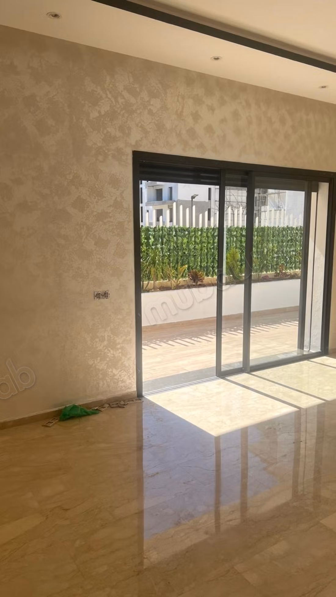 Very nice apartment for rent in Agdal. Total area 100 m². With elevator and green space