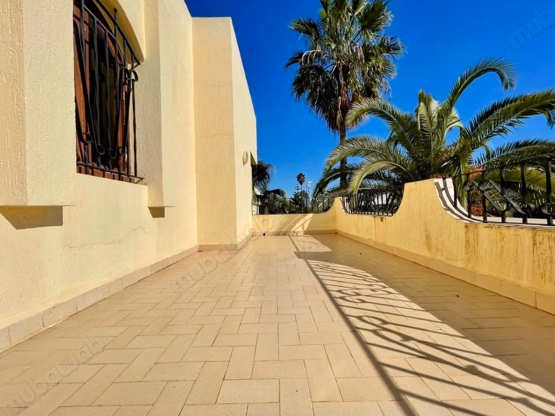 Grande villa in affitto a Hay Riad