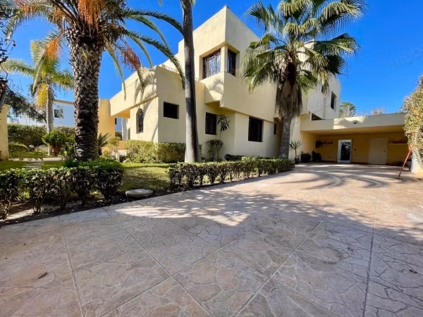 Grande villa in affitto a Hay Riad