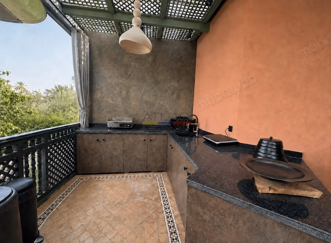 Appartement rénové avec vaste terrasse 
Palmeraie — 5