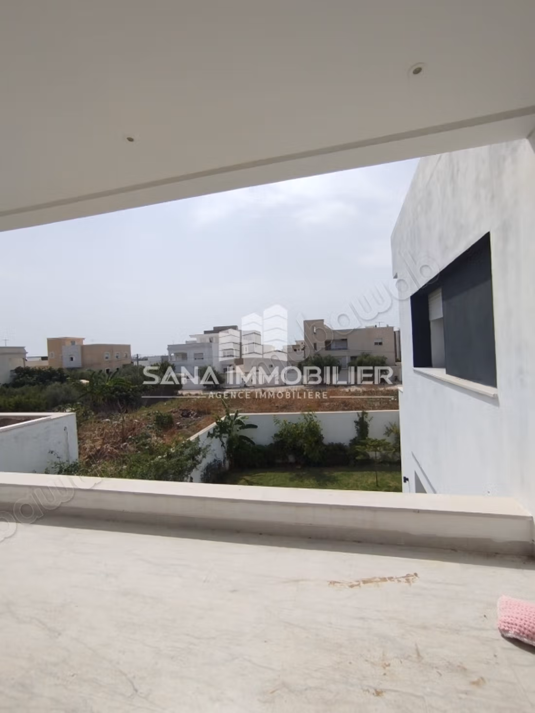 A vendre villa en duplex a beni khiar