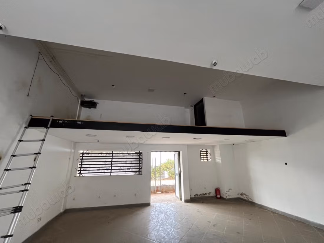 IN AFFITTO Spazio commerciale 88m²  18m² Mezzanine