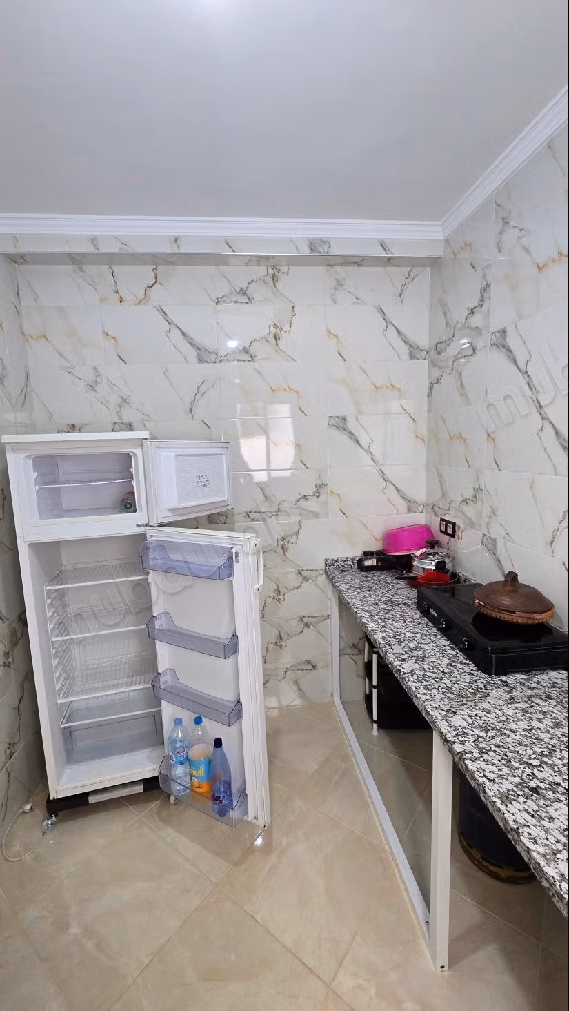 Affitta questo appartamento a M'Diq. 2 belle camere. Ben arredato