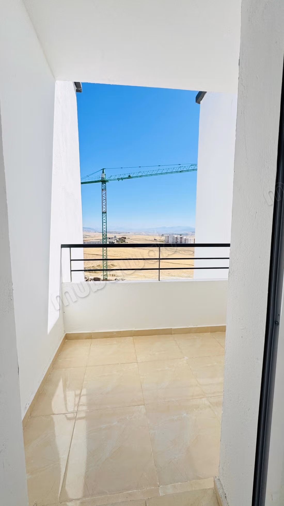 Superbe appartement à vendre à Hay Hassani. 
2 chambres agréables. 
Résidence sécurisée — 6