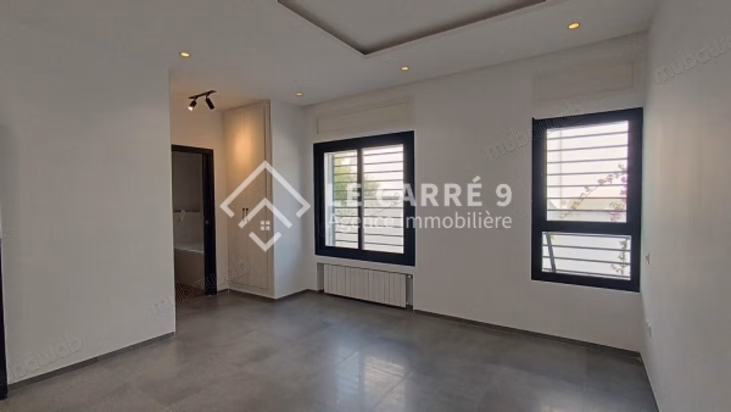 In affitto un Duplex S3 con giardino per USO UFFICIO