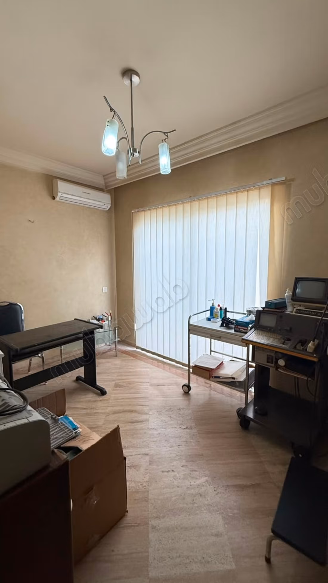 In affitto locale professionale di 110 m² a Haut Agda