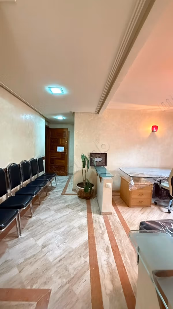 In affitto locale professionale di 110 m² a Haut Agda