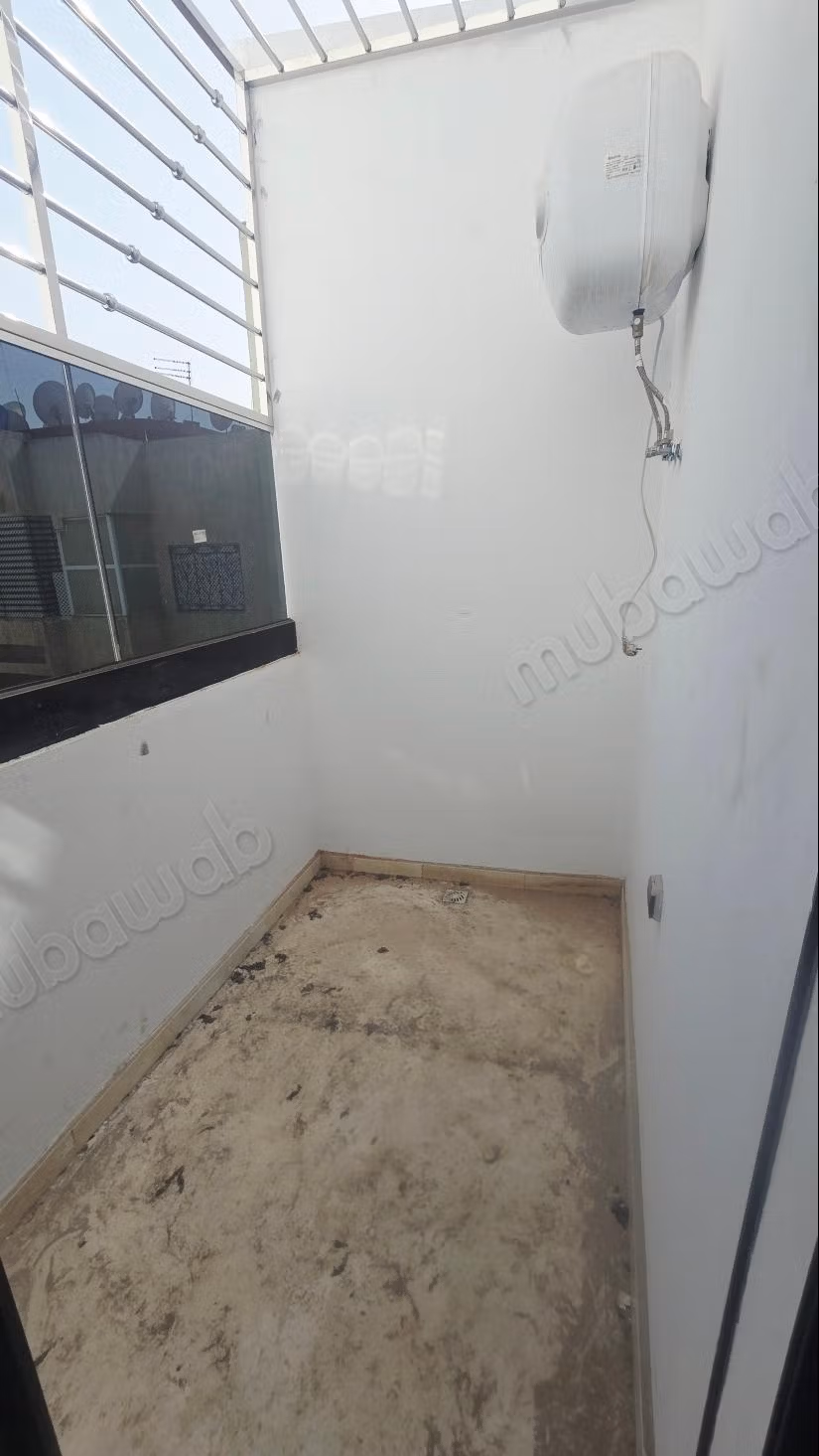 New empty studio for rent in California