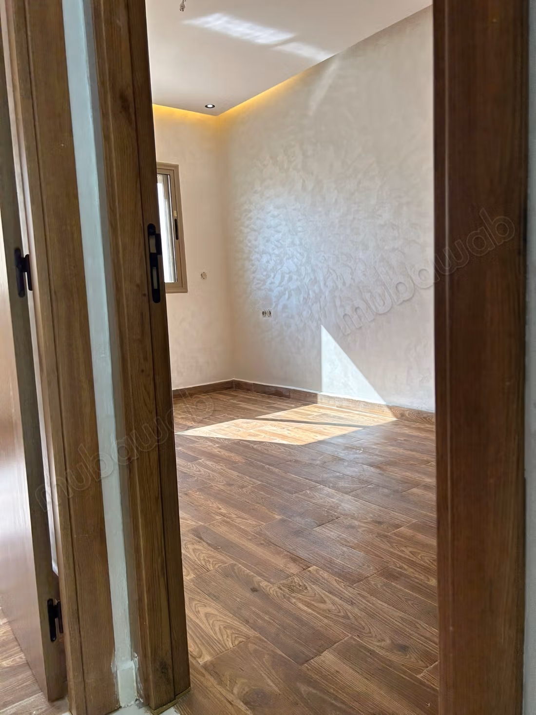 Vend local commercial à Al Kawtar. Surface totale 139 m²