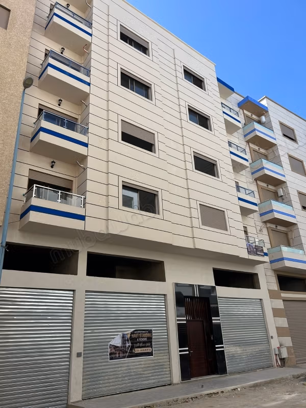 Offices & shops for sale in Al Kawtar. Area of 139 m²