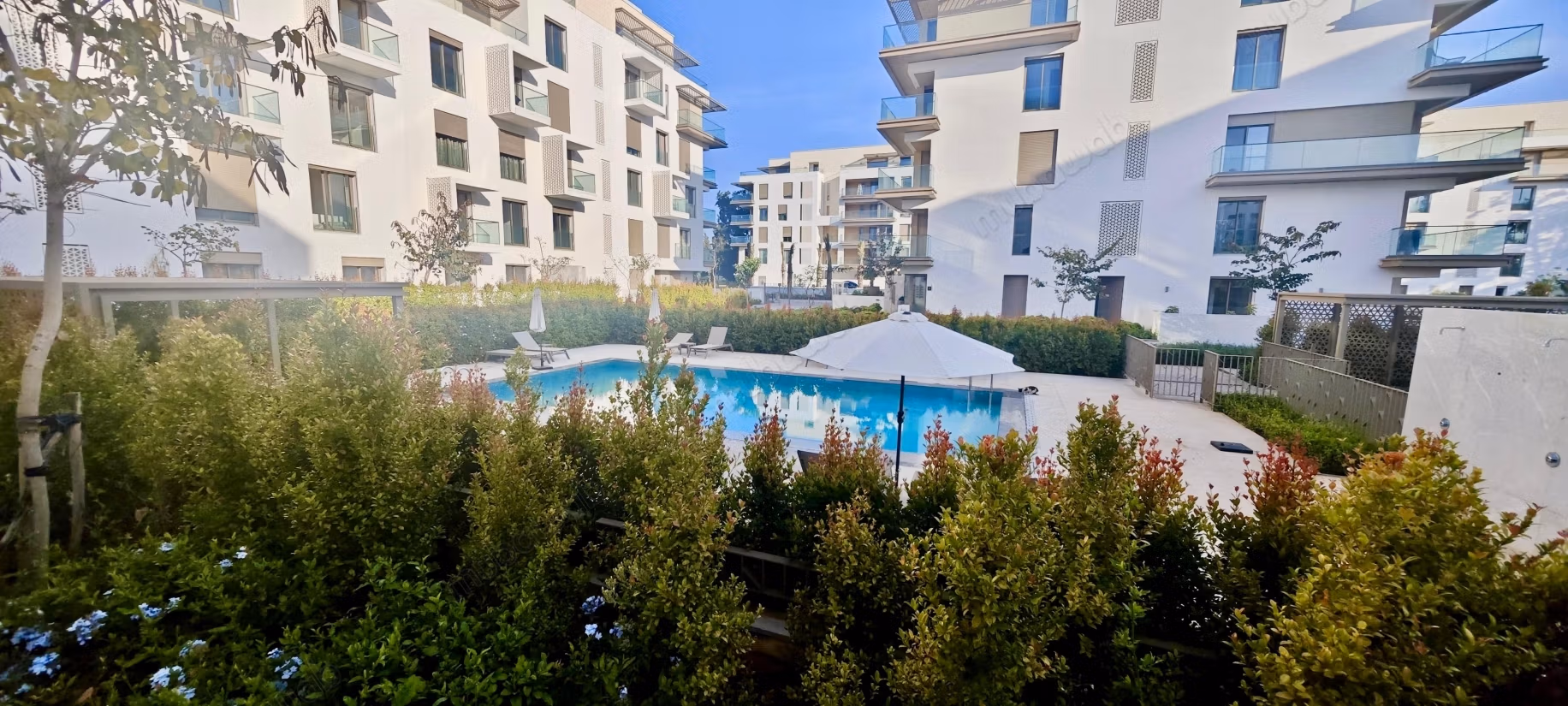 Rez de jardin meublé à louer L'Orangeraie,
Souissi
